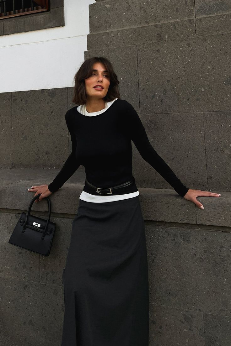Embracing Simplicity: A Guide to Minimalistic Fashion for Timeless&nbsp;Elegance